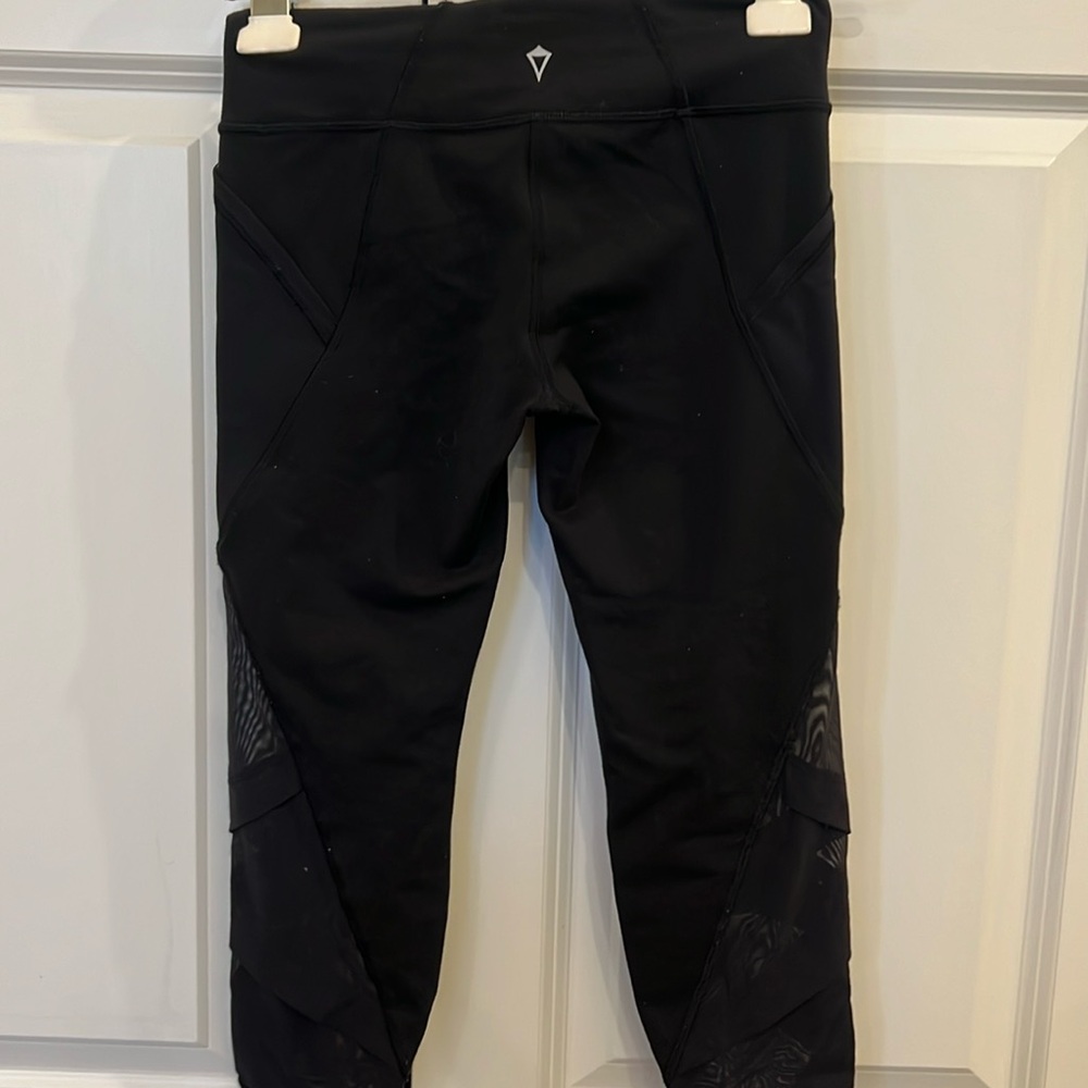 Girl’s 10 Size Ivivva Black Mesh Capris Leggings
